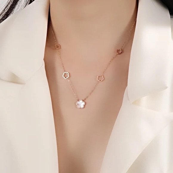 Zara Mother of Pearl Flower Camellia Fine Chains Studs - Picture 12 of 16